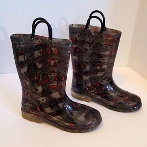 Light Up Boys Rain Boots Size 13 / 1